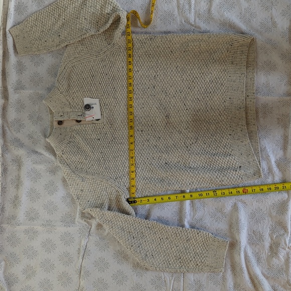 Super soft WindRiver pull over sweater. Size Large. Oatmeal with black specks. - Picture 2 of 5